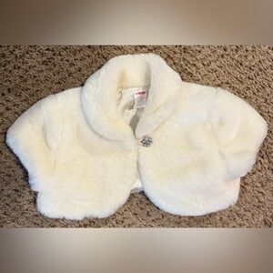 Gymboree girl’s white faux fur cape size small Easter church dance formal